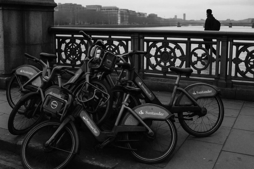Bridges become ‘mini border crossings’ as borough licences strand hire e‑bikes